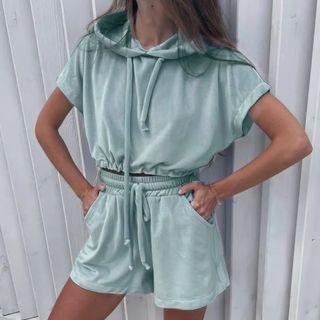 Set: Short-sleeve Plain Drawstring Crop Sweatshirt + Drawstring Shorts