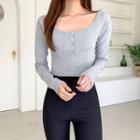 U-neck Cropped Henley Top