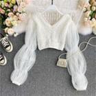 V-neck Lace Puff Long-sleeve Crop Top