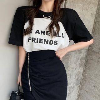 Short-sleeve Two Tone Lettering T-shirt / Skirt