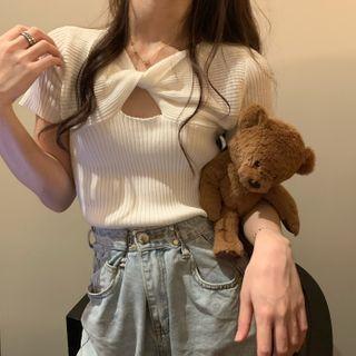 Twisted Cut-out Short-sleeve Rib Knit Top