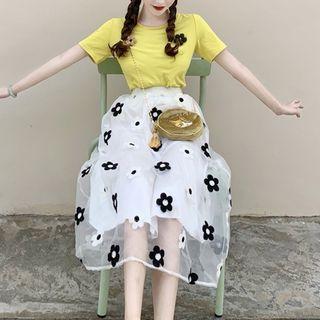 Short-sleeve T-shirt / Midi A-line Mesh Skirt