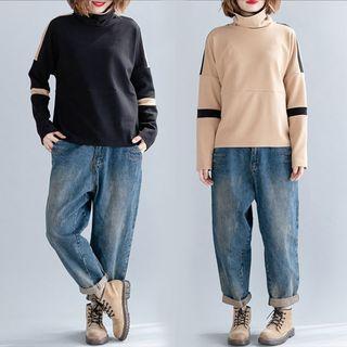 Turtle-neck Color-panel Sweatshirt