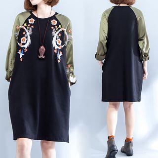 Flower Embroidered Color Panel Pullover Dress
