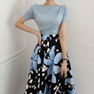 Short-sleeve Plain T-shirt / Floral Print Midi Skirt