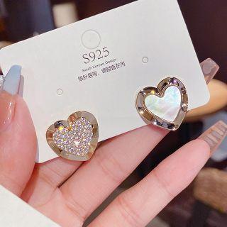 Asymmetrical Heart Stud Earring E0198 - 1 Pair - Asymmetric - Gold - One Size