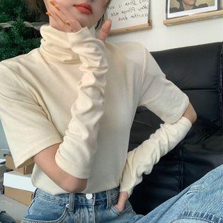 Set: Short-sleeve Mock-neck T-shirt + Arm Sleeves