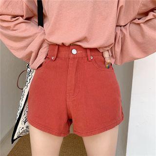 Denim Shorts / Plain Long-sleeve T-shirt
