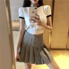 Contrast Trim Short Sleeve Knit T-shirt / Plaid Pleated Skirt