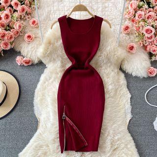 Sleeveless Zipped Sheath Dress
