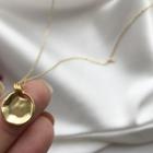 Irregular Alloy Disc Pendant Necklace E51 - Necklace & Case - One Size