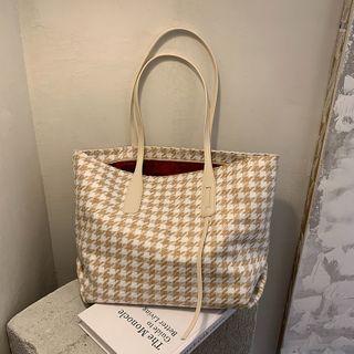 Lightening Shoulder Bag