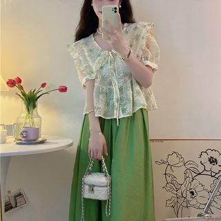 Short-sleeve Wide Collar Floral Blouse