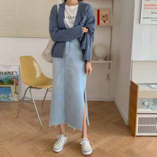 Deep-slit Frayed Maxi Denim Skirt