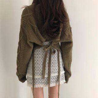 Bow-back Cable Knit Sweater