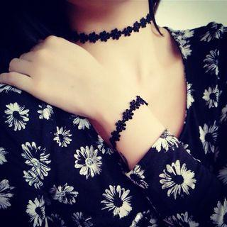 Set: Flower Choker + Bracelet