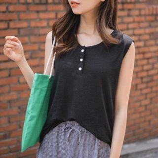 Sleeveless Buttoned Linen Blend Top