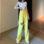 Short-sleeve Cropped T-shirt / Ripped Wide Leg Pants