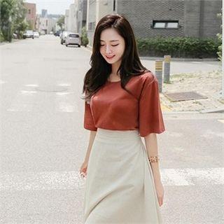 Round-neck Elbow-sleeve Cotton T-shirt
