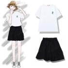 Elbow-sleeve Embroidered T-shirt / A-line Mini Skirt