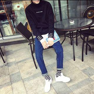Lettering Turtleneck Pullover