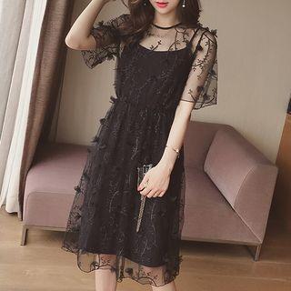 Set: Short-sleeve Chiffon Midi A-line Dress + Spaghetti Strap Dress