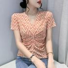 Short-sleeve Curve-striped Blouse