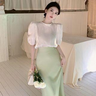 Puff-sleeve Plain Blouse / Ruffle Hem Midi Pencil Skirt