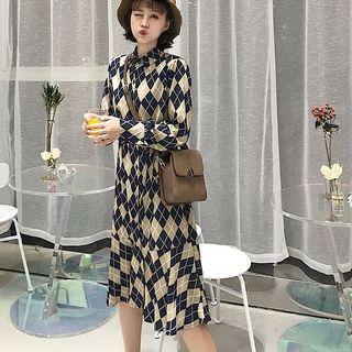 Long-sleeve Argyle Pattern A-line Midi Dress