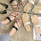 Strappy Flat Flip-flops
