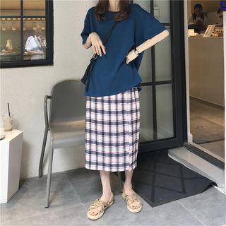 Cutout Loose-fit Short-sleeve T-shirt / Plaid Midi Skirt
