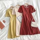 Plain Square-neck Single-breasted Short-sleeve Dress