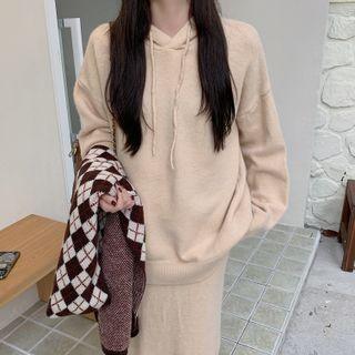 Plain Sweater / Knit Skirt