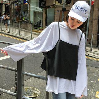 Buckled Sleeveless T-shirt