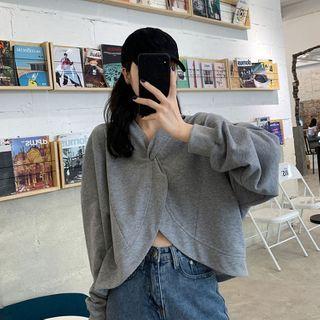 Plain Twist Cropped Sweatshirt