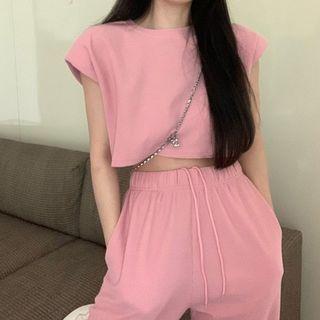 Sleeveless T-shirt / Wide Leg Pants