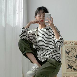 Colored Slit-side Stripe T-shirt
