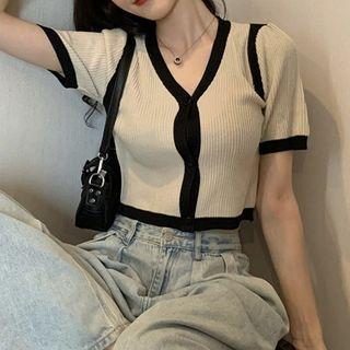 Color-block V-neck Crop T-shirt