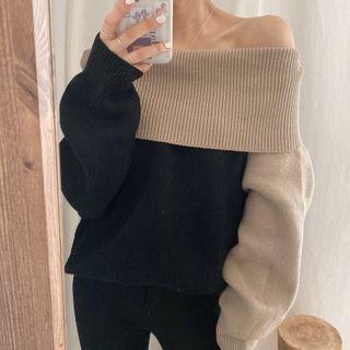 Off-shoulder Two-tone Sweater Khaki & Black - One Size