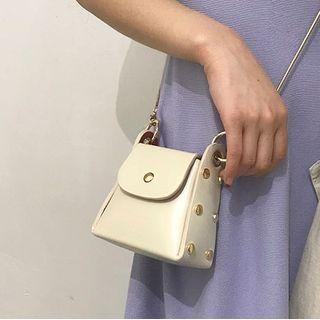 Chain Strap Trapezoid Flap Crossbody Bag