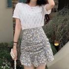 Short-sleeve Applique T-shirt / Flower Print Mini Pencil Skirt