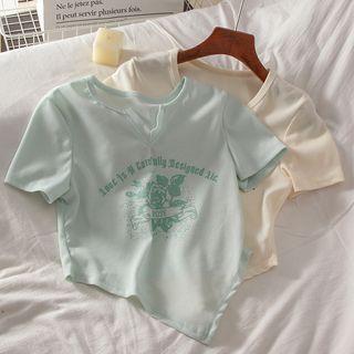 Short-sleeve V-neck Asymmetrical Printed T-shirt