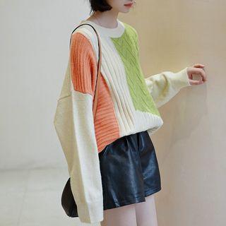 Color Block Sweater / Wide-leg Shorts