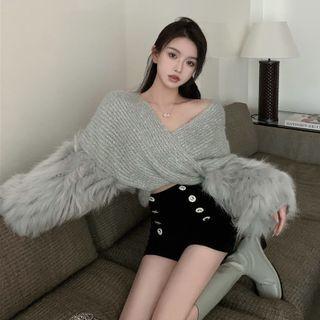 V-neck Crisscross Knit Top / High Waist Shorts