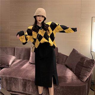 Color-block V-neck Argyle Long-sleeve Sweater / High-waist Skirt