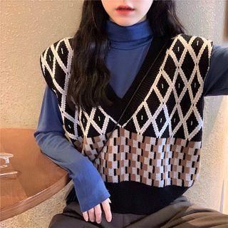 Patterned Knit Vest / Long-sleeve Top