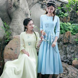3/4-sleeve Embroidered Pleated Midi Dress