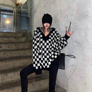 Checkered V-neck Sweater Black & White - One Size