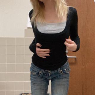 Long-sleeve Square-neck Fitted T-shirt