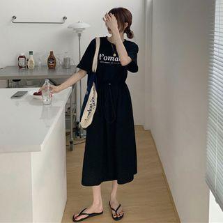 Short-sleeve Lettering Mini / Midi A-line Dress